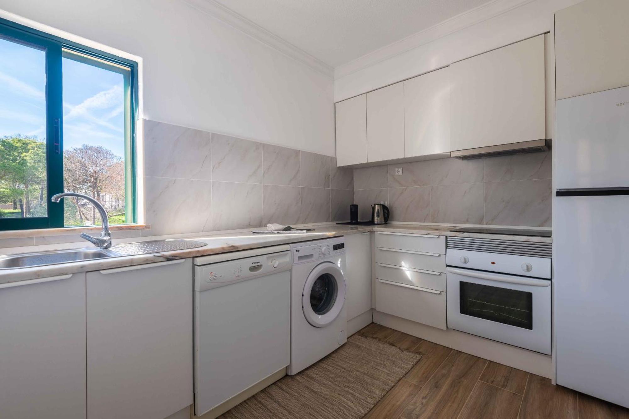 Salgados 1 Bedroom Apartment - 500M From The Beach Guia  Zewnętrze zdjęcie