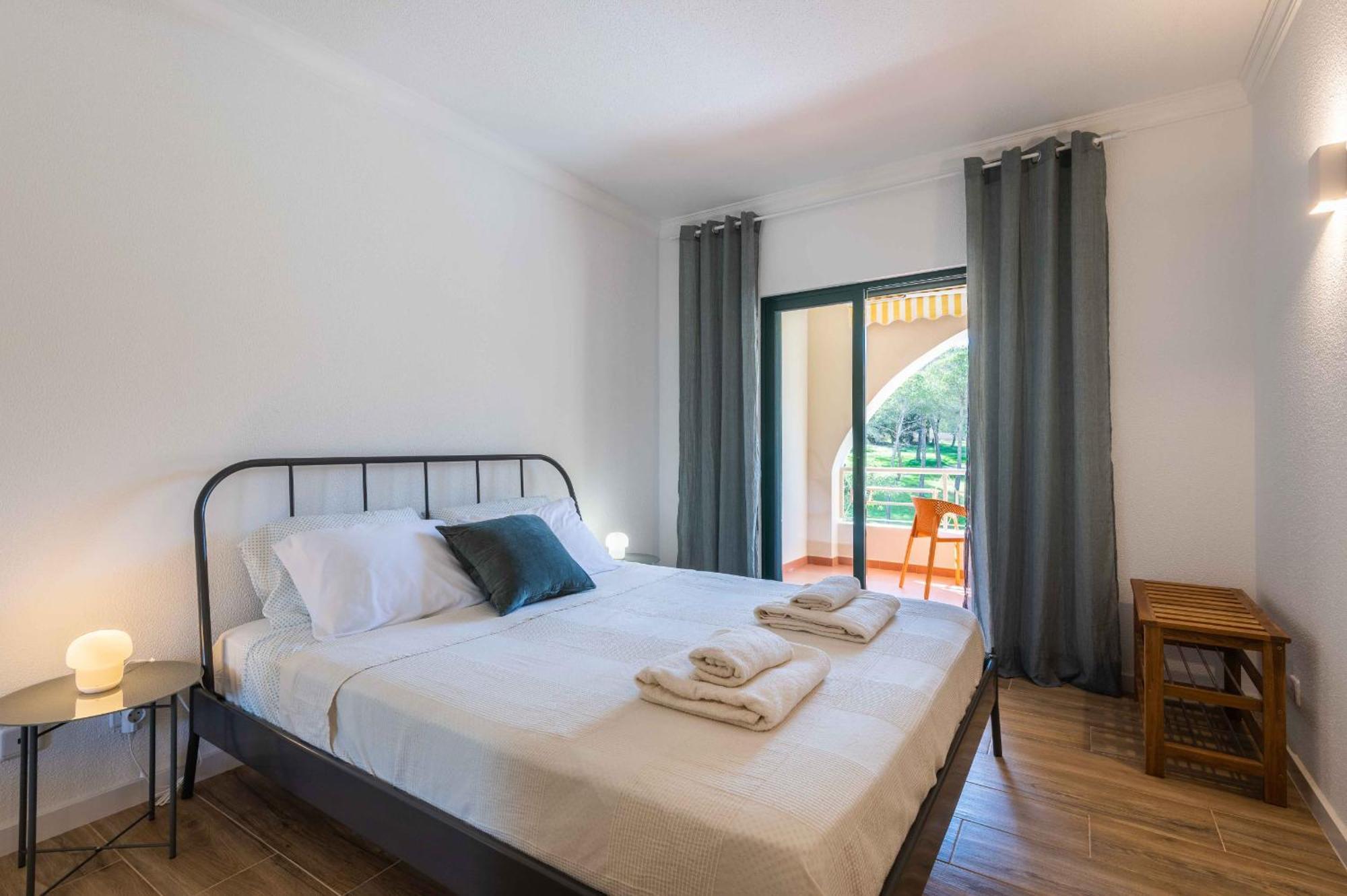 Salgados 1 Bedroom Apartment - 500M From The Beach Guia  Zewnętrze zdjęcie
